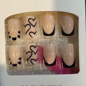DYI Press on Nails NWT